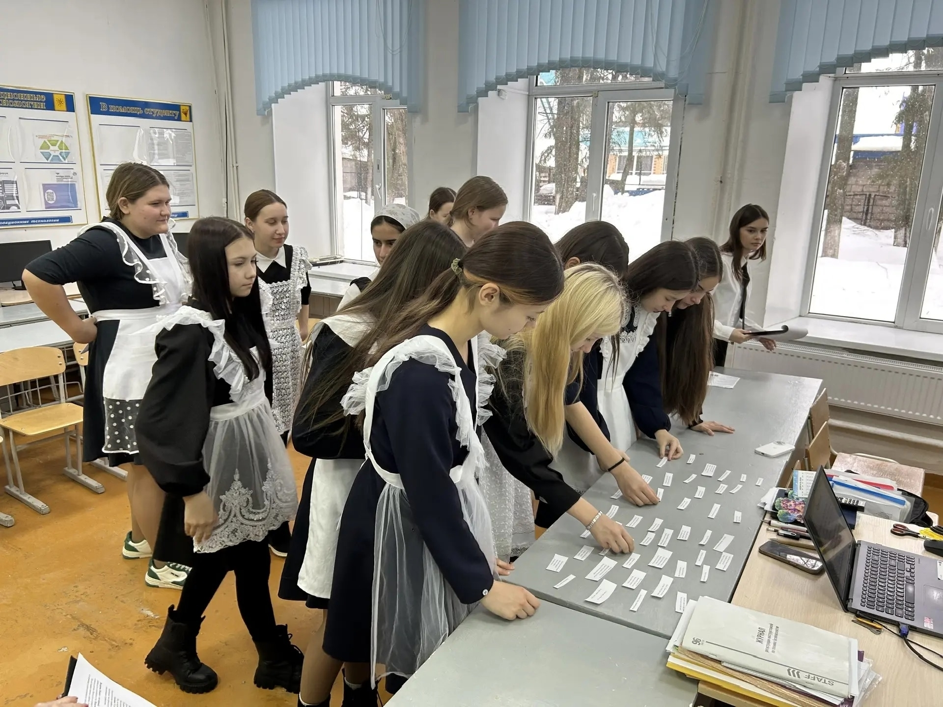 Открывают двери в мир профессий