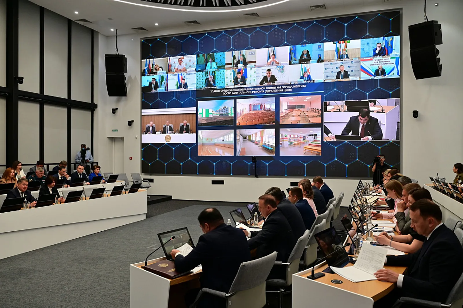 В Правительстве Башкортостана обсудили ход ремонта учебных заведений