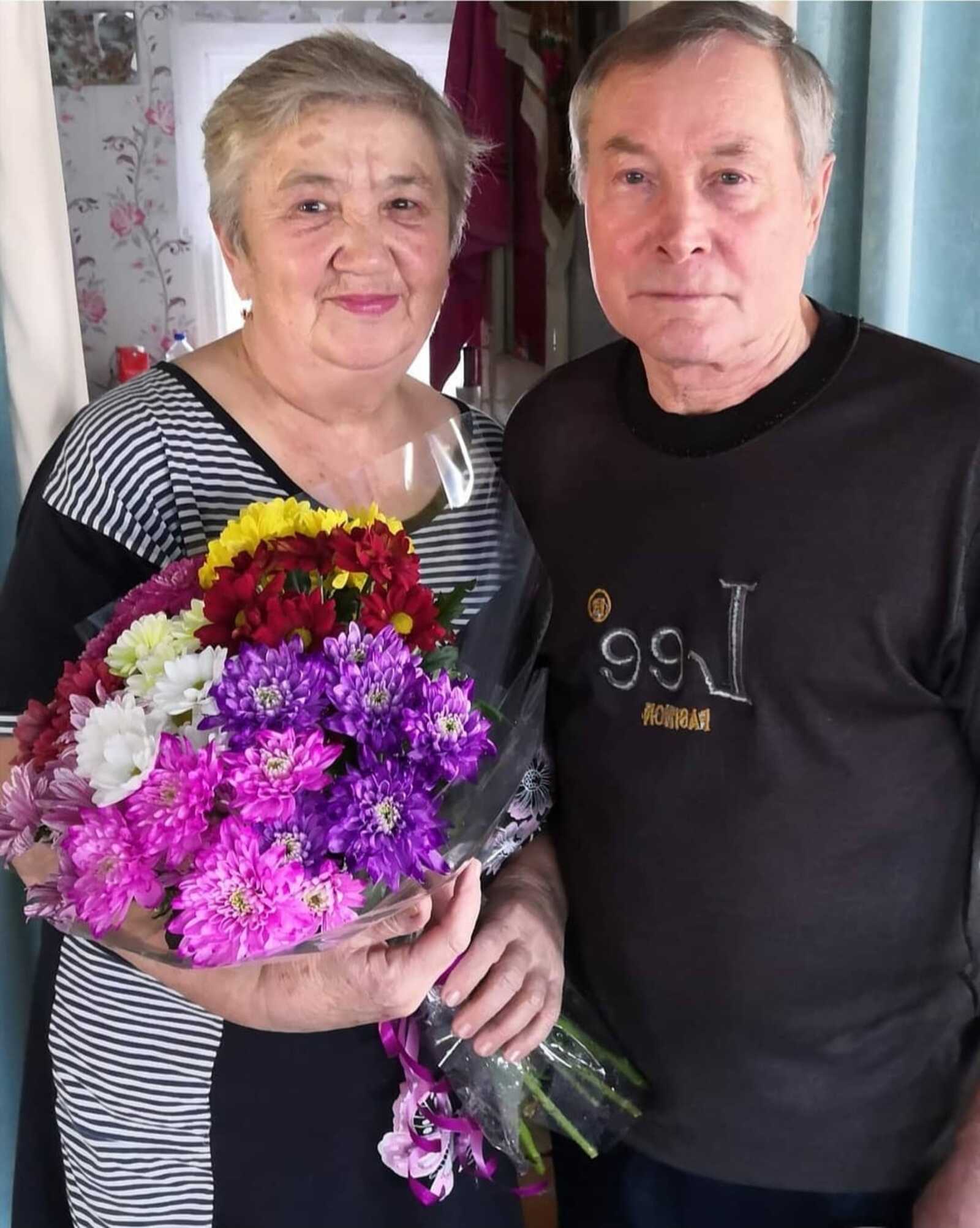 С рубиновой свадьбой!