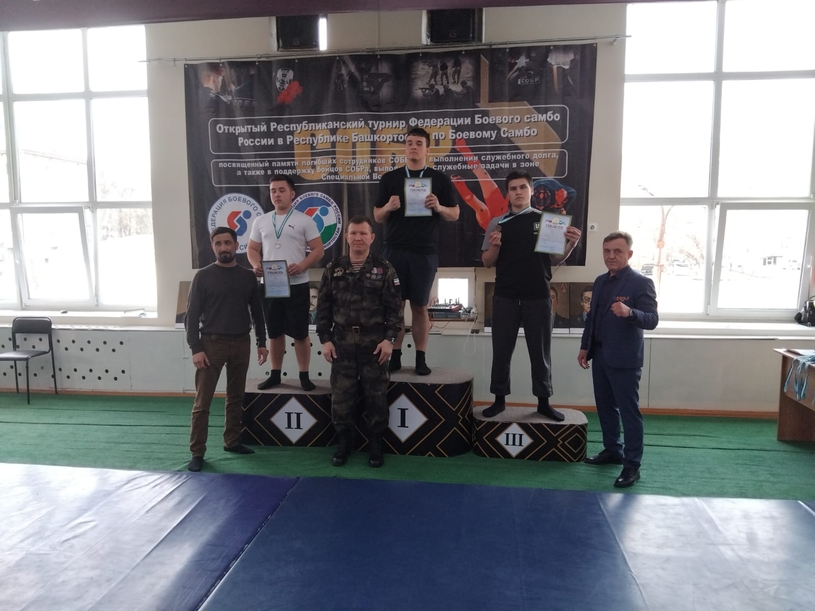 Курсанты клуба «Юный спецназ»