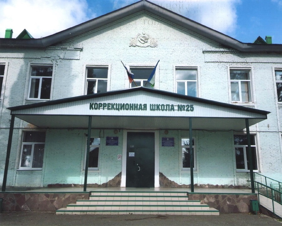 В Башкортостане проверят школу, где ребенок-инвалид упал из окна