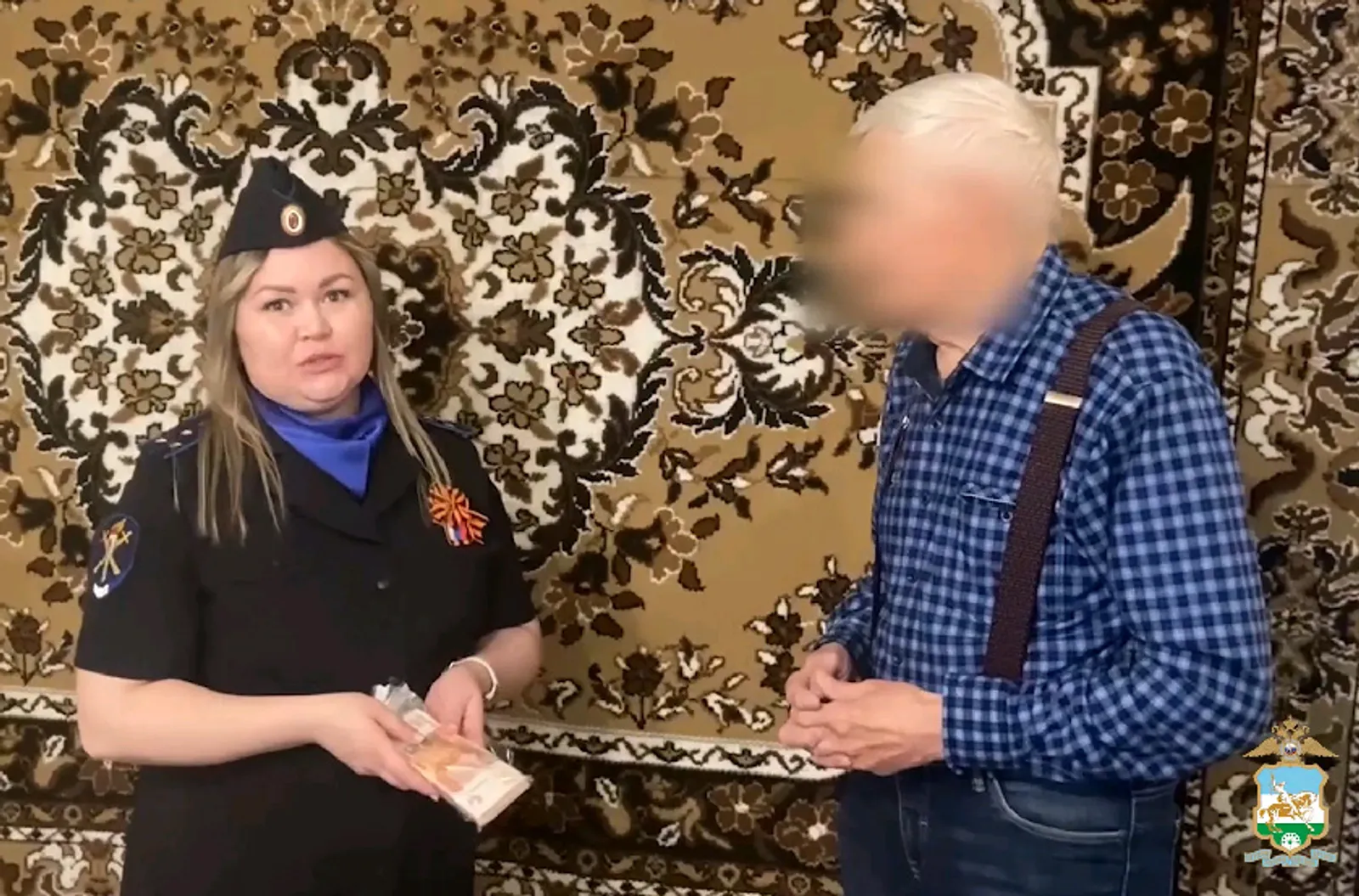 В БАШКОРТОСТАНЕ ТАКСИСТ СПАС ПЕНСИОНЕРА ОТ МОШЕННИКОВ: ИСТОРИЯ О БДИТЕЛЬНОСТИ