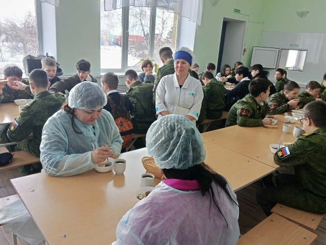 День открытых дверей в школьной столовой