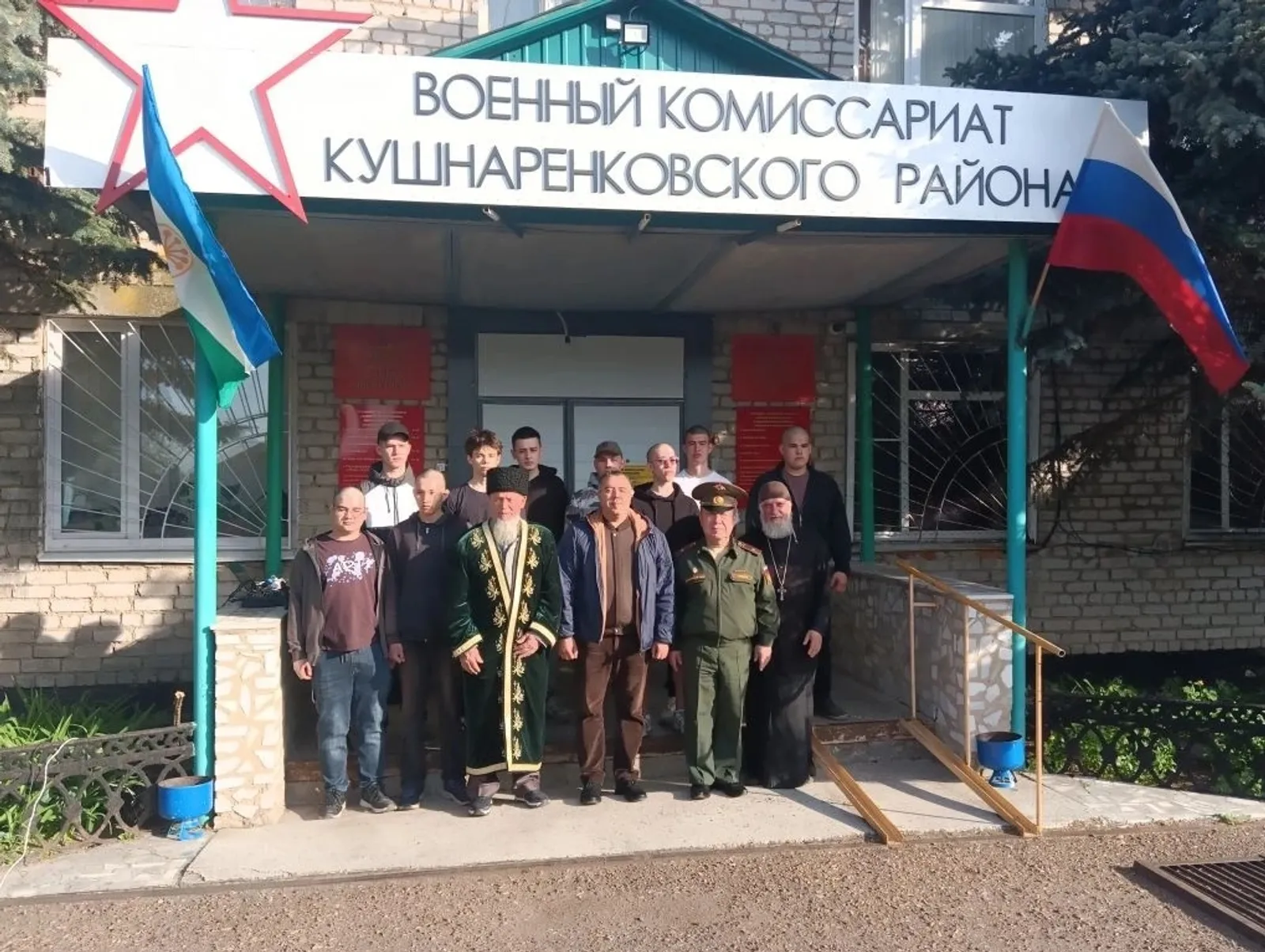 «Шаг во взрослую жизнь: новобранцы отправились на службу Родине»