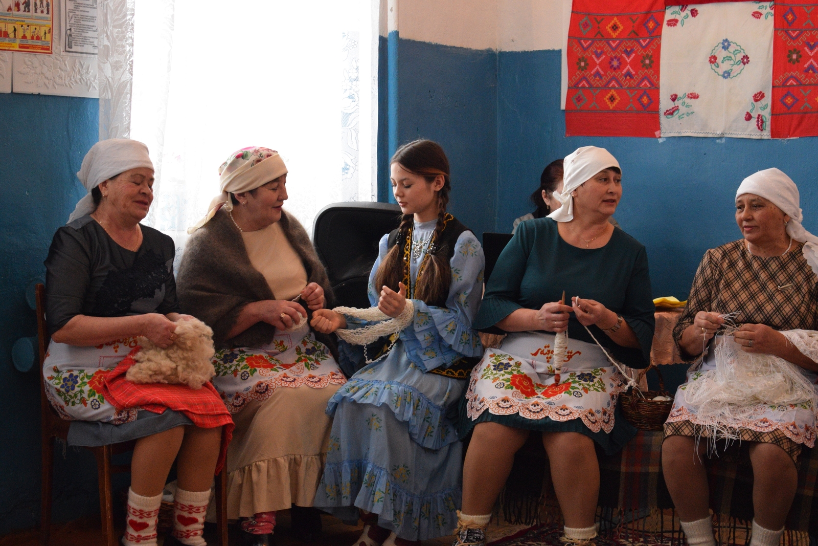 Как наши бабушки пряли