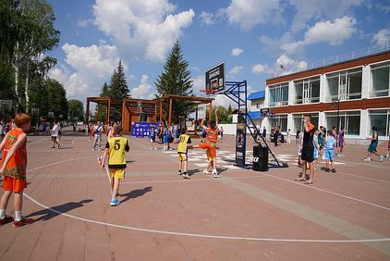 В Башкортостане по нацпроекту «Инфраструктура для жизни» благоустроили 806 ....