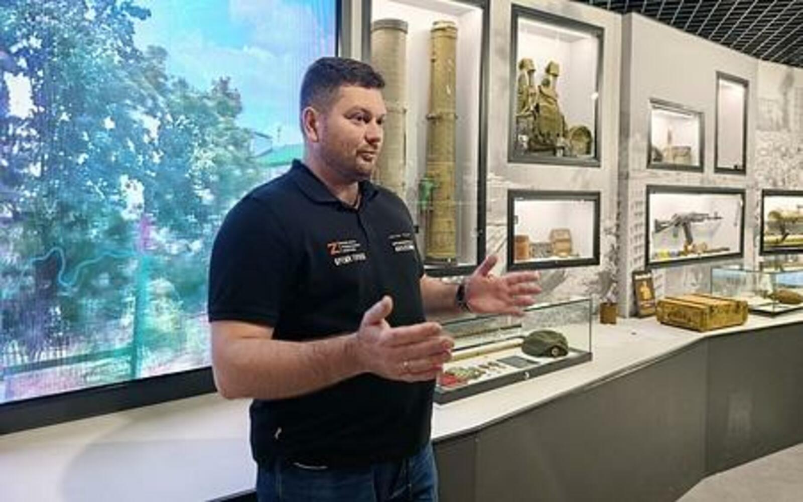 В Уфе Герой России передал в фонд Республиканского музея Боевой Славы новые...