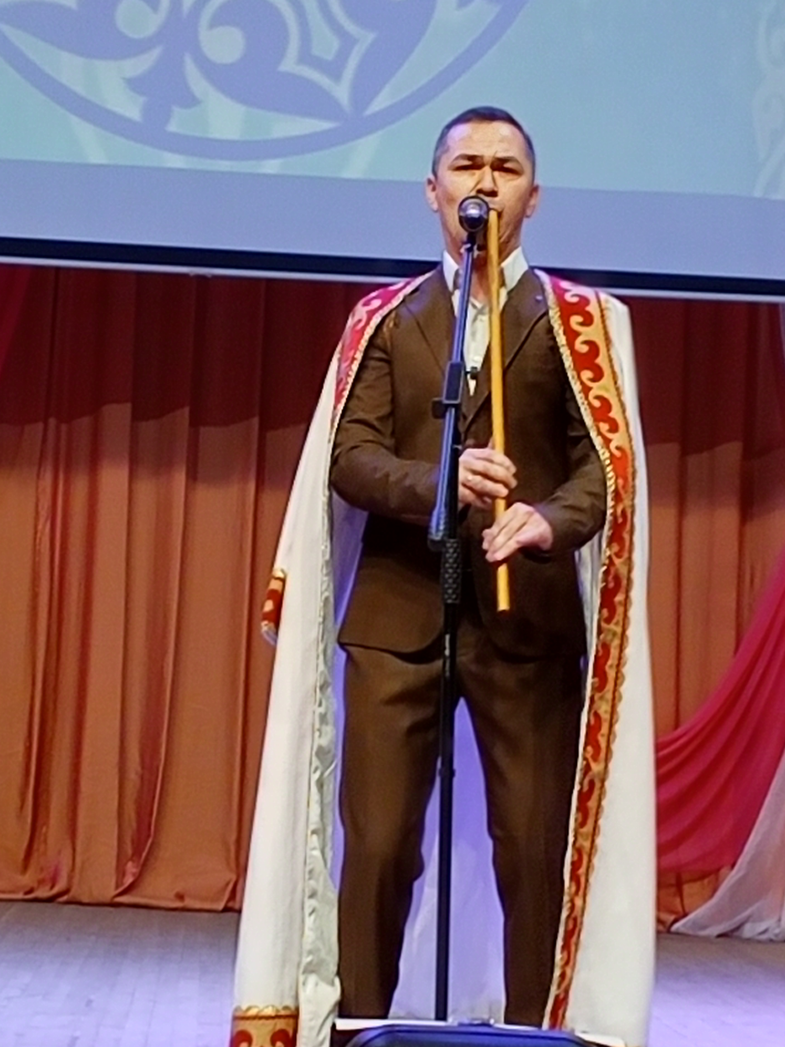 Верно  служат культуре и народу